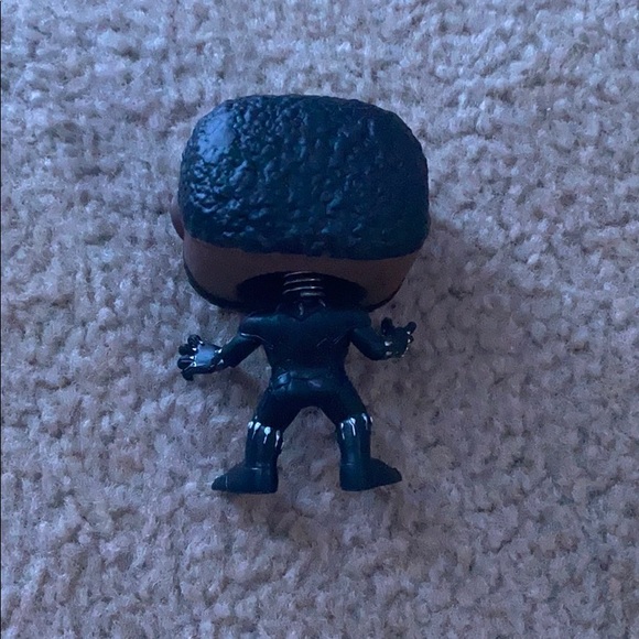 Black Panther Funko - Picture 2 of 2